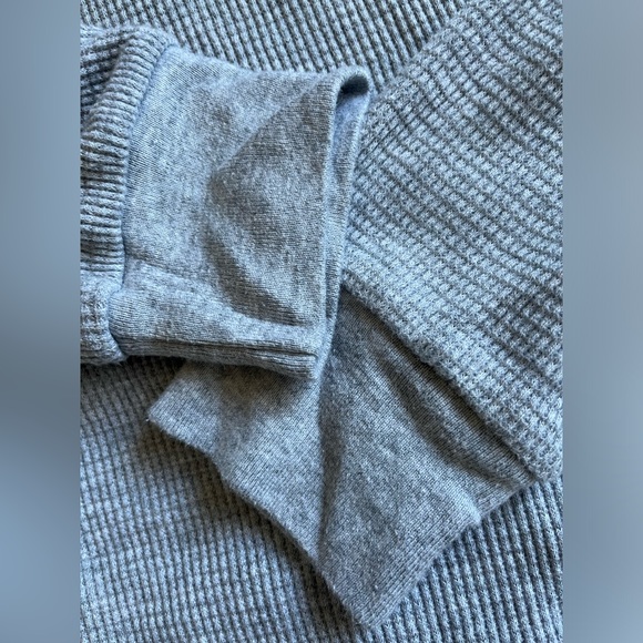 TNA Waffle Cropped Zip Up - Picture 4 of 4